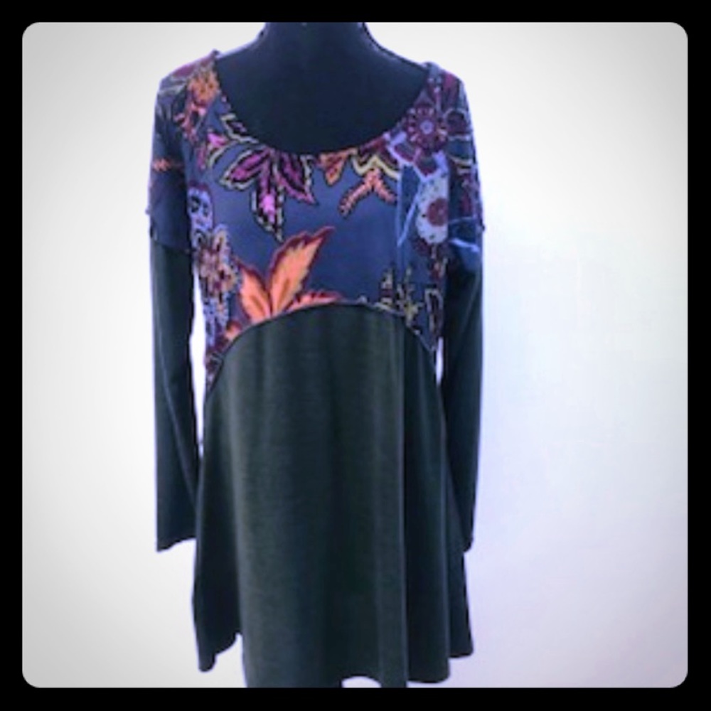 Reborn Floral Tunic Sweater